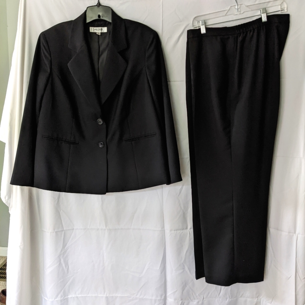 Jones Studio Suit